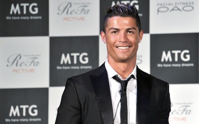 U体育独家-C罗头球攻门被门将神勇扑出