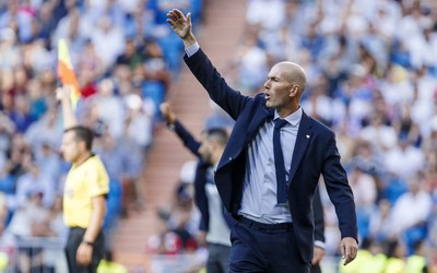 U体育评论-金球奖得主现身青训营指导小将